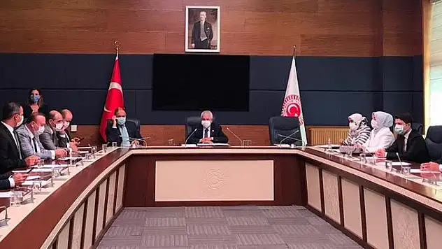AKP'Lİ VEKİL AB KARMA PARLAMENTO KOMİSYONU BAŞKANI SEÇİLDİ