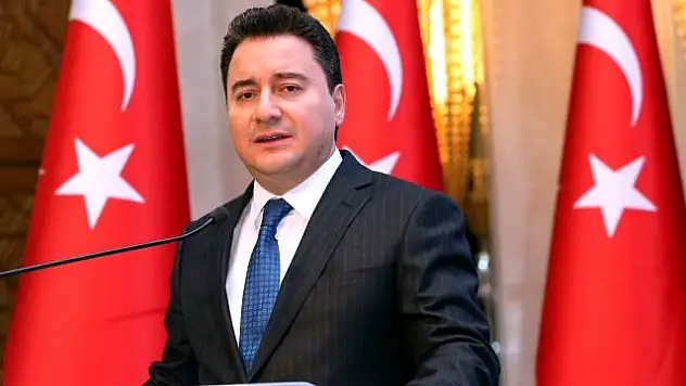 ALİ BABACAN RESMEN İSTİFA ETTİ
