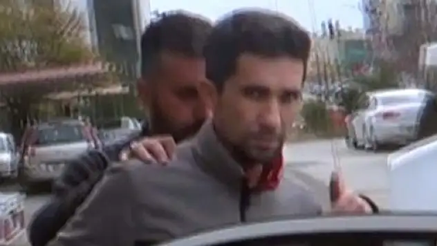 ANNESİNİ ELLERİYLE BOĞARAK ÖLDÜRDÜ
