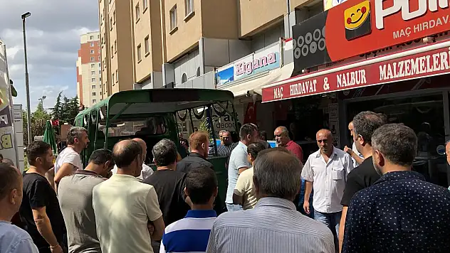 ARKADAŞI TARAFINDAN DOLANDIRILAN ADAM İŞ YERİNDE KENDİNİ ASTI