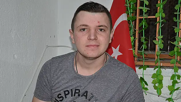 Askere gidebilmek için 42 kilo zayıfladı