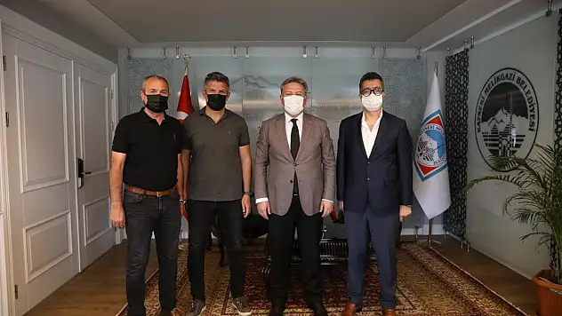 ASKF YÖNETİCİLERİ İLE FUTBOL ANTRENÖRLERİ DERNEK YÖNETİCİLERİ MELİKGAZİ BELEDİYESİ'NDE