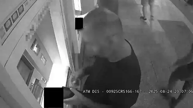 ATM'den geri çıkan parayı cüzdanına alan şahıs kayıplara karıştı