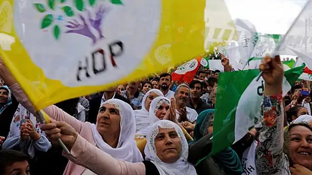 AYM'NİN KAPATMAYA YÖNELİK İDDİANAMEYİ KABUL ETMESİNE HDP'DEN İLK YORUM