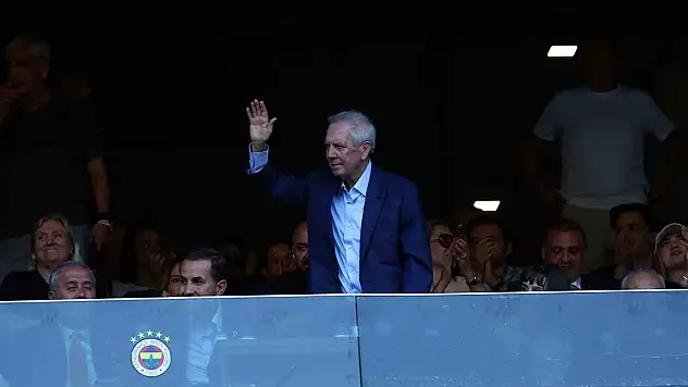 Aziz Yıldırım, Fenerbahçe'de 13. kez başkanlığa seçildi