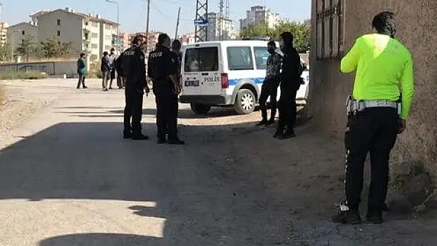 BABASININ OTOMOBİLİNİN ARKASINDA SÜRÜKLENEN ÇOCUK HAYATINI KAYBETTİ