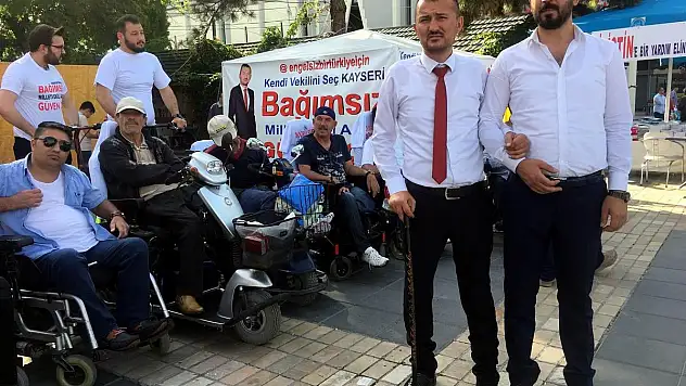 Bağımsız adaydan cırcırlı ve engelli arabalarıyla seçim kampanyası