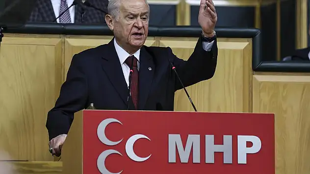 BAHÇELİ:' FETÖ VE PKK'YLA BÜTÜN BAĞLARINI KESEREK İŞE BAŞLAMALIDIR'