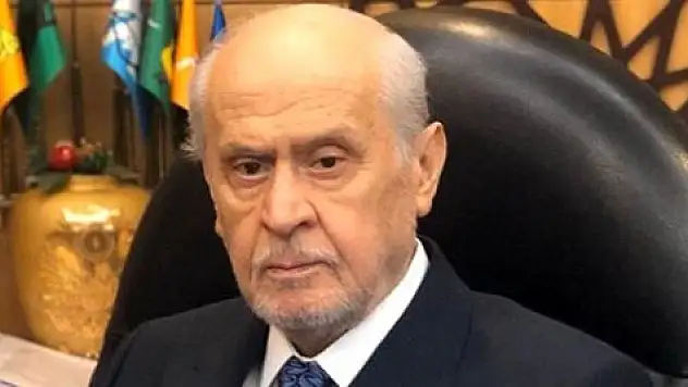 BAHÇELİ'NİN GÖNDERDİĞİ HEDİYEYE 'BÖCEK' GÖNDERMESİ