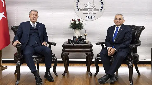 BAKAN AKAR, BÜYÜKKILIÇ'I ZİYARET ETTİ, 'KAYSERİ' MEMNUNİYETİNİ DİLE GETİRDİ