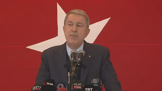 BAKAN AKAR: 'TERÖRİSTLERİN EN GÜVENLİ GÖRDÜKLERİ YERDE BİLE İNLERİNİ BAŞLARINA YIKTIK'