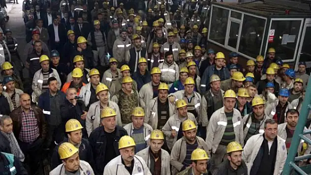 Bakan Dönmez: Soma'da Bir Ay İçinde 2 Bin 400 Maden İşçisi Kadroya Alınacak