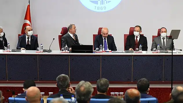 BAKAN KARAİSMAİLOĞLU, HIZLI TREN MÜJDESİNİ BÜYÜKŞEHİR'DE VERDİ
