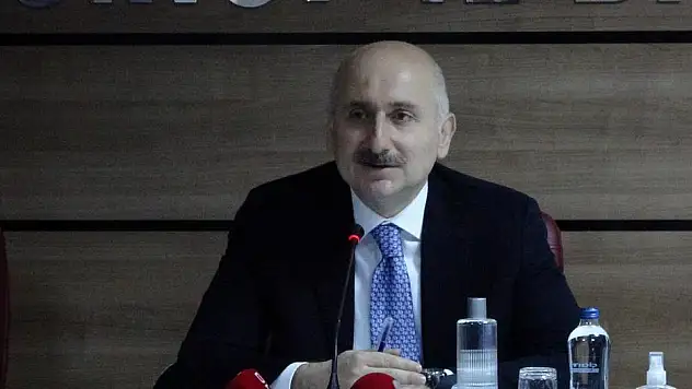 BAKAN KARAİSMAİLOĞLU: 'UZAYDA VARLIĞIMIZI DÜNYAYA HİSSETTİRDİK'