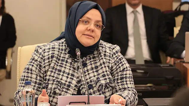 BAKAN SELÇUK: 'KISA ÇALIŞMA ÖDENEĞİ ŞARTLARINI KOLAYLAŞTIRDIK'