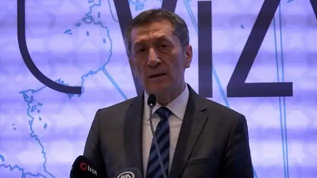 Bakan Selçuk Sinyali Verdi! Eğitim Sisteminde Köklü Değişiklikler Olacak