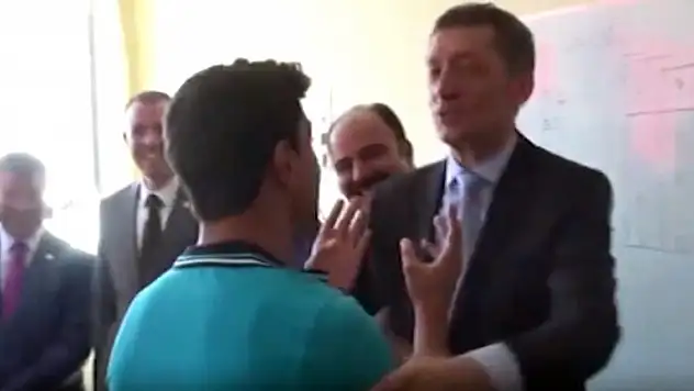 Bakan Selçuk'tan Hayalini Sorduğu Öğrenciye İlginç Cevap: İşin Çok Zor