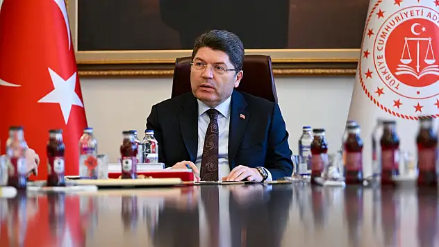 Bakan Tunç duyurdu: Bin hakim ve savcı yardımcısı alınacak