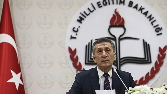 Bakan Ziya Selçuk 'Böyle Sistem Olmaz' Deyip Liseye Giriş Sistemi için Düğmeye Bastı