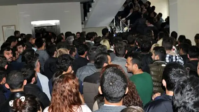 BAKAN'DAN GENÇLERE MÜJDE! YÜZLERCE KİŞİ KADROYA ALINACAK