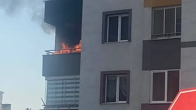 BALKONDA ÇIKAN YANGIN SÖNDÜRÜLDÜ