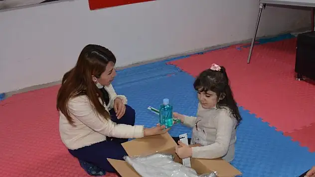 BARIŞ ELÇİSİ ZAKİRAH HEKMAT: ENGEL BİZİM İÇİMİZDE