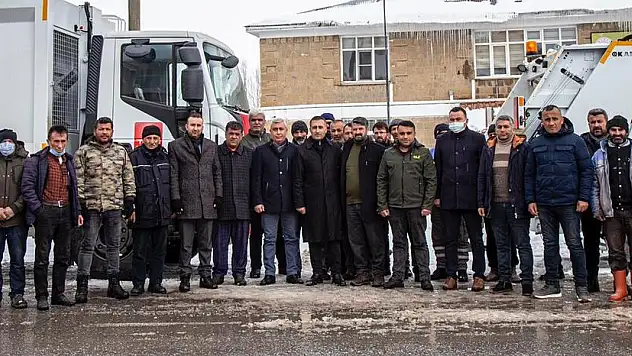 BAŞKAN BAYRAK'IN GİRİŞİMLERİ SONUÇ VERDİ: 2 ÇÖP TOPLAMA ARACI FİLOYA EKLENDİ