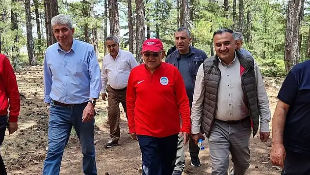 BAŞKAN BÜYÜKKILIÇ, DEVELİ'DE DOĞA YÜRÜYÜŞÜ YAPTI