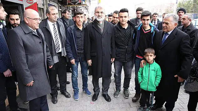 Başkan Büyükkılıç DÜvenönü Çarşı esnafını ziyaret etti