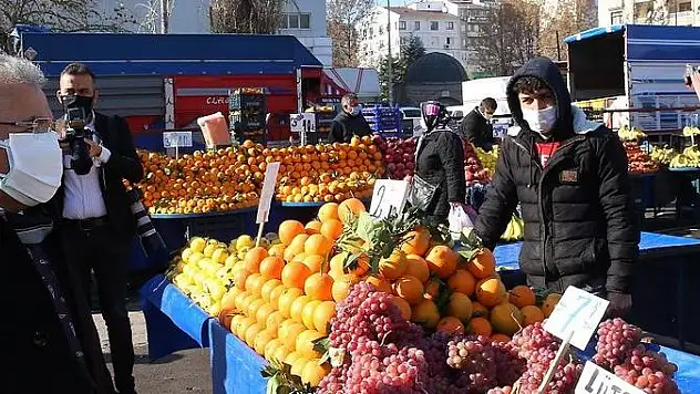 BAŞKAN BÜYÜKKILIÇ SAHABİYE SEMT PAZARINI DENETLEDİ