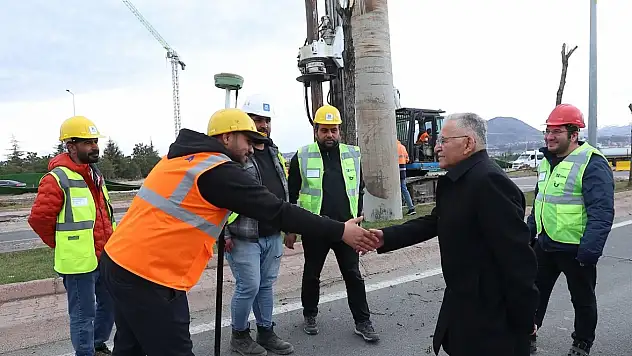 Başkan Büyükkılıç'tan Kartal Kavşağı'nda saha incelemesi
