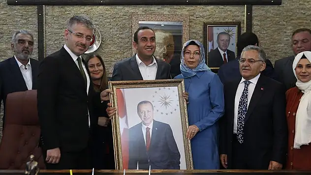 BAŞKAN BÜYÜKKILIÇ VE İLÇE BELEDİYE BAŞKANLARI, İLMEK'İ ZİYARET ETTİ