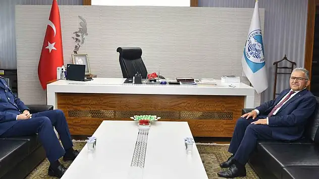 BAŞKAN BÜYÜKKILIÇ, YENİ GARNİZON KOMUTANINI AĞIRLADI