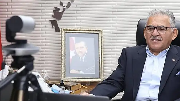BAŞKAN BÜYÜKKILIÇ, YILIN BÜYÜKŞEHİR BELEDİYE BAŞKANI SEÇİLDİ