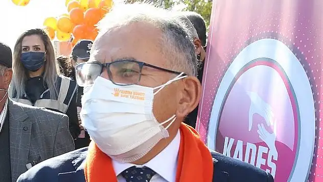 BAŞKAN BÜYÜKKILIÇ'TAN KADINA ŞİDDETE KARŞI MASKELİ DESTEK SIFIR TOLERANS