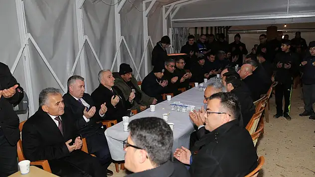 Başkan Büyükkılıç'tan Şehit Ailelerine Taziye Ziyareti