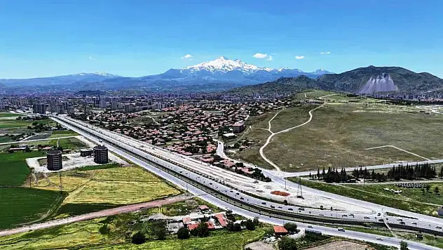 Çolakbayrakdar: Her yeni park, şehrimize kazandırılan yeni bir nefestir