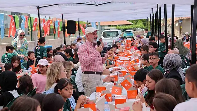 Çolakbayrakdar: Kocaburger'ı yaz boyunca ERVA okullarında sürdüreceğiz