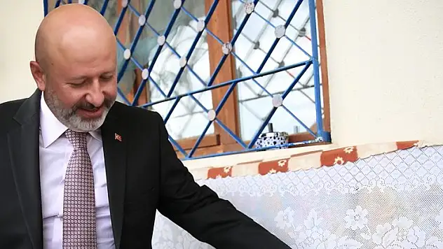 BAŞKAN ÇOLAKBAYRAKDAR: 'KÜÇÜK DOSTLAR AMBULANSI 3 BİN 410 CAN KURTARDI'