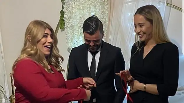 BAŞKAN GÖZBAŞI, HASAN HÜSEYİN'İN NİŞAN YÜZÜĞÜNÜ TAKTI