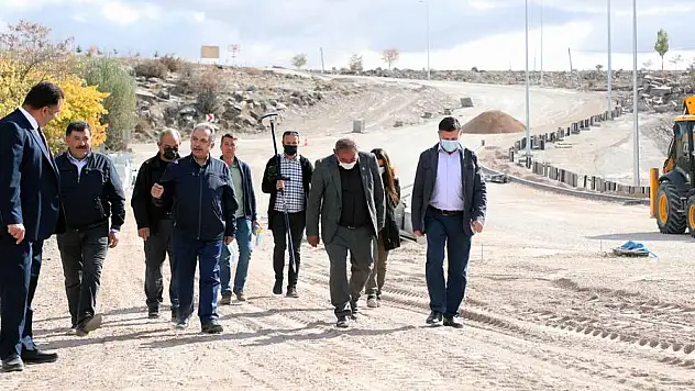 BAŞKAN MAHALLELERDE YATIRIM İNCELEDİ, GÖNÜL ALDI