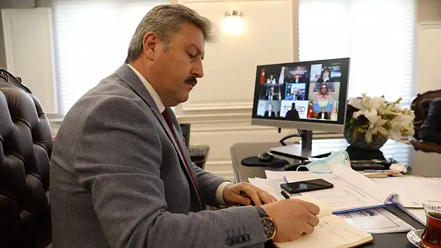 BAŞKAN PALANCIOĞLU, İHTİSAS SERBEST BÖLGELERİ TANITIM TOPLANTISI'NA KATILDI