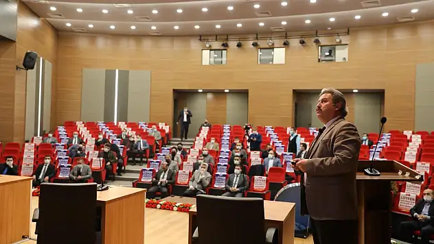 BAŞKAN PALANCIOĞLU, MHP YÖNETİM KURULUNA 2020 YILINDA YAPILAN HİZMETLERİ ANLATTI