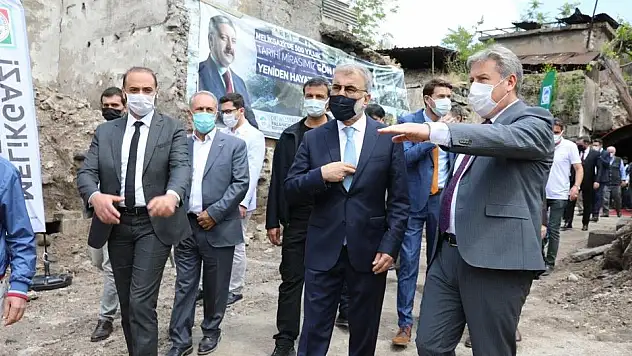 BAŞKAN PALANCIOĞLU VE VEKİL YILDIZ GÖN HAN'I İNCELEDİLER