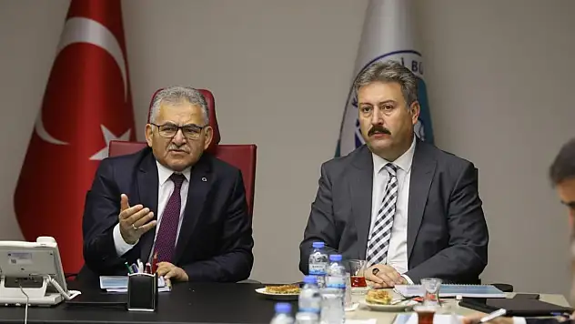 Başkan Palancıoğlu'ndan büyükşehire 2020 yılı yatırım sunumu
