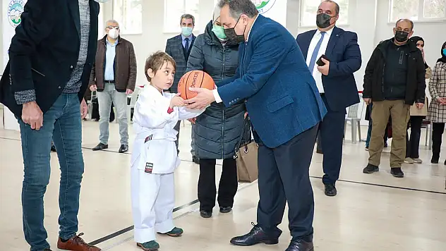 BAŞKAN YALÇIN, OTİZMLİ GENÇLERLE BULUŞTU