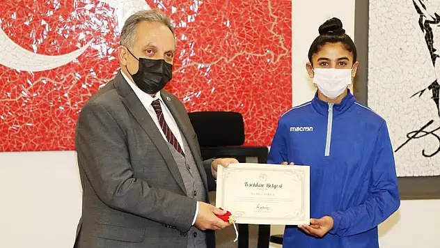 BAŞKAN YALÇIN TÜRKİYE 3.'SÜ TALASLI SPORCULARI AĞIRLADI