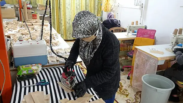 BAYIRBUCAK TÜRKMENLERİ MASKE ÜRETTİ