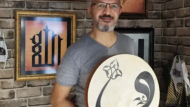 BEKİR GÜNGÖR: 'SANATSIZ BİR HAYAT, MEMLEKET DÜŞÜNÜLEMEZ'