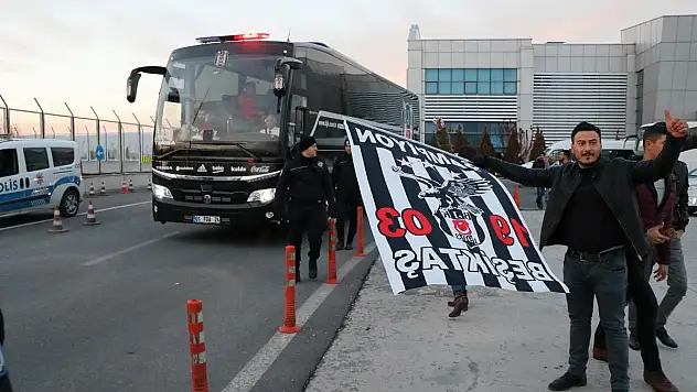 Beşiktaş kafilesine Kayseri'de coşkulu karşılama